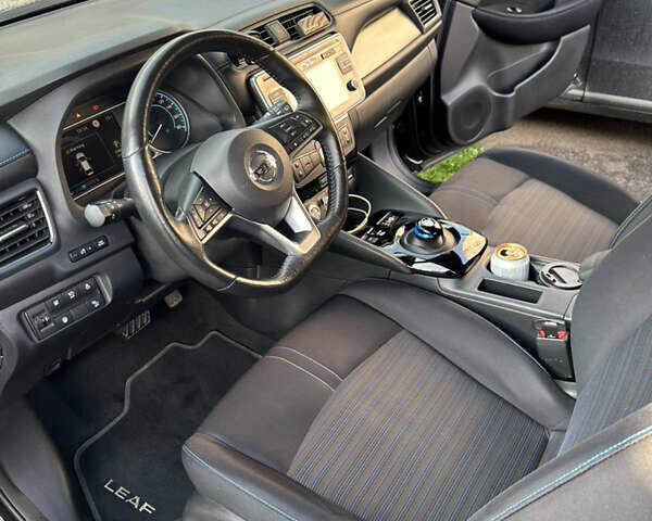 Чорний Ніссан Ліф, об'ємом двигуна 0 л та пробігом 67 тис. км за 13100 $, фото 4 на Automoto.ua