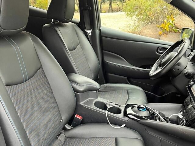 Черный Ниссан Лиф, объемом двигателя 0 л и пробегом 57 тыс. км за 14500 $, фото 14 на Automoto.ua