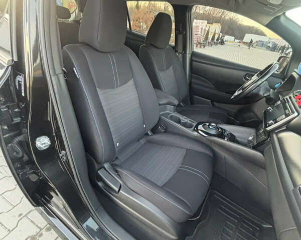 Чорний Ніссан Ліф, об'ємом двигуна 0 л та пробігом 90 тис. км за 11950 $, фото 21 на Automoto.ua