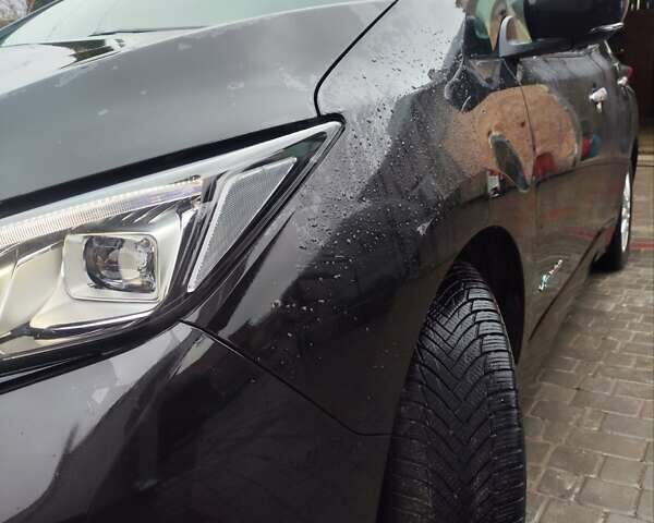 Черный Ниссан Лиф, объемом двигателя 0 л и пробегом 160 тыс. км за 12300 $, фото 5 на Automoto.ua