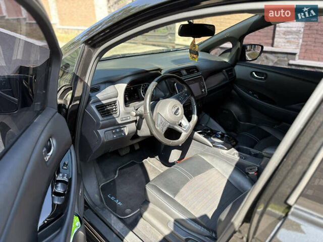 Черный Ниссан Лиф, объемом двигателя 0 л и пробегом 103 тыс. км за 13300 $, фото 12 на Automoto.ua