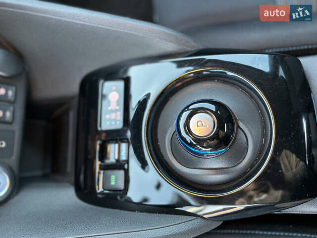 Черный Ниссан Лиф, объемом двигателя 0 л и пробегом 119 тыс. км за 11700 $, фото 35 на Automoto.ua