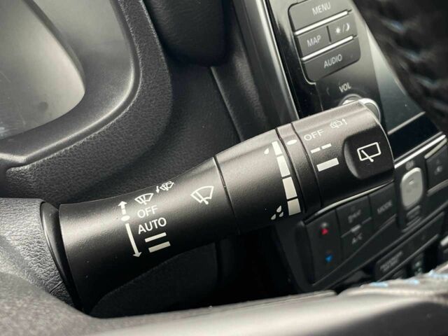 Черный Ниссан Лиф, объемом двигателя 0 л и пробегом 109 тыс. км за 13499 $, фото 2 на Automoto.ua