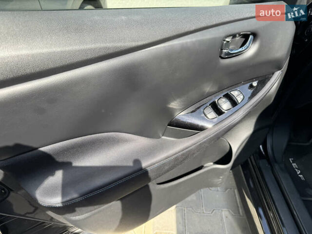 Чорний Ніссан Ліф, об'ємом двигуна 0 л та пробігом 95 тис. км за 13500 $, фото 6 на Automoto.ua