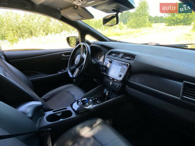 Чорний Ніссан Ліф, об'ємом двигуна 0 л та пробігом 908 тис. км за 11500 $, фото 1 на Automoto.ua