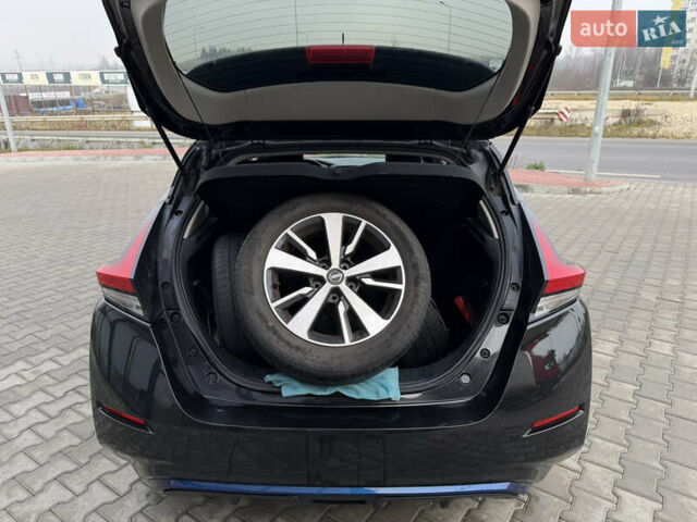 Черный Ниссан Лиф, объемом двигателя 0 л и пробегом 160 тыс. км за 10500 $, фото 36 на Automoto.ua