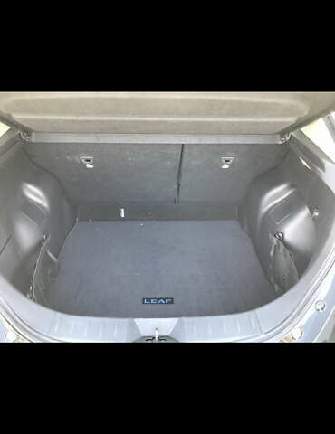 Черный Ниссан Лиф, объемом двигателя 0 л и пробегом 130 тыс. км за 12300 $, фото 15 на Automoto.ua