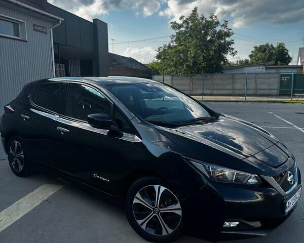 Черный Ниссан Лиф, объемом двигателя 0 л и пробегом 156 тыс. км за 12500 $, фото 13 на Automoto.ua