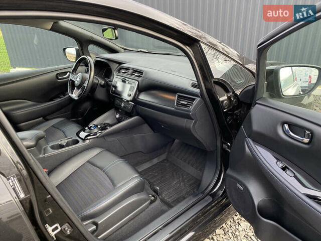 Черный Ниссан Лиф, объемом двигателя 0 л и пробегом 133 тыс. км за 12500 $, фото 42 на Automoto.ua