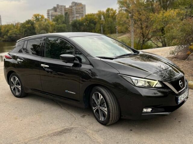 Черный Ниссан Лиф, объемом двигателя 0 л и пробегом 57 тыс. км за 14500 $, фото 7 на Automoto.ua