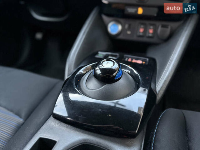 Черный Ниссан Лиф, объемом двигателя 0 л и пробегом 111 тыс. км за 11200 $, фото 16 на Automoto.ua