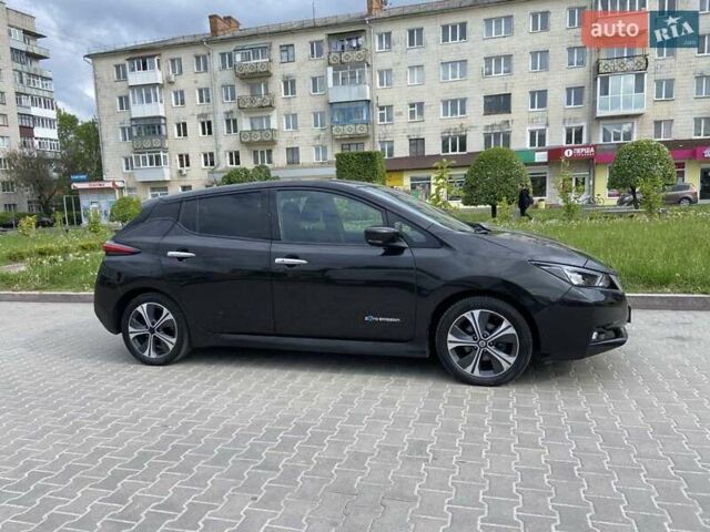 Черный Ниссан Лиф, объемом двигателя 0 л и пробегом 150 тыс. км за 11300 $, фото 26 на Automoto.ua