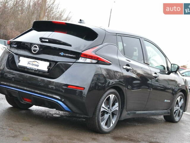 Черный Ниссан Лиф, объемом двигателя 0 л и пробегом 100 тыс. км за 11999 $, фото 6 на Automoto.ua