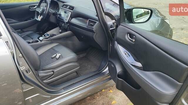 Чорний Ніссан Ліф, об'ємом двигуна 0 л та пробігом 103 тис. км за 13200 $, фото 9 на Automoto.ua