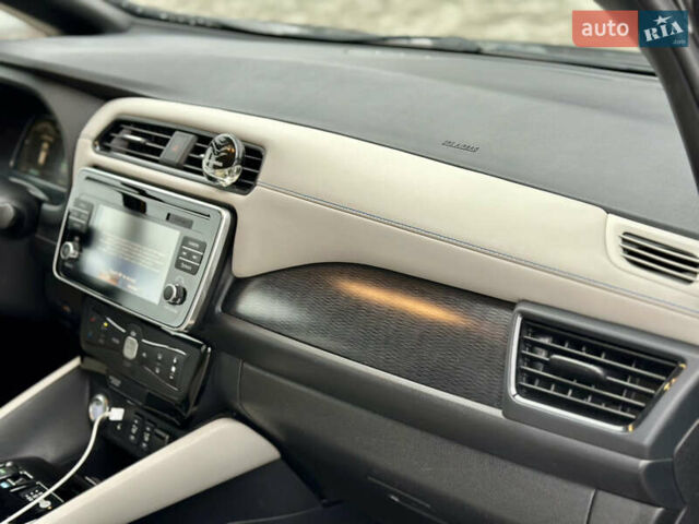 Чорний Ніссан Ліф, об'ємом двигуна 0 л та пробігом 96 тис. км за 11700 $, фото 17 на Automoto.ua