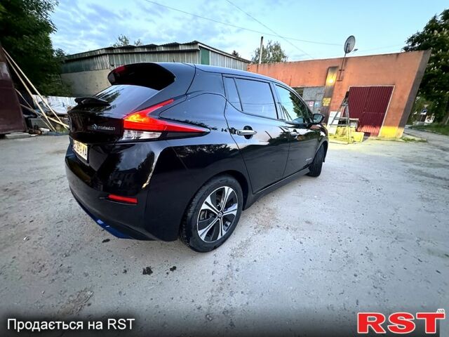 Черный Ниссан Лиф, объемом двигателя 0.11 л и пробегом 130 тыс. км за 12800 $, фото 1 на Automoto.ua