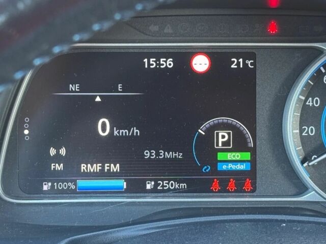 Черный Ниссан Лиф, объемом двигателя 0 л и пробегом 119 тыс. км за 12500 $, фото 20 на Automoto.ua