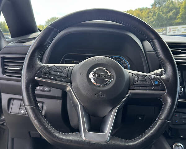 Чорний Ніссан Ліф, об'ємом двигуна 0 л та пробігом 111 тис. км за 12850 $, фото 13 на Automoto.ua