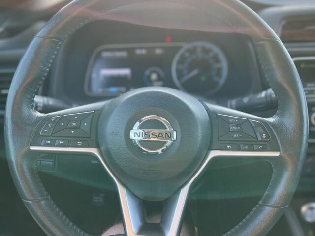 Черный Ниссан Лиф, объемом двигателя 0 л и пробегом 95 тыс. км за 12900 $, фото 8 на Automoto.ua