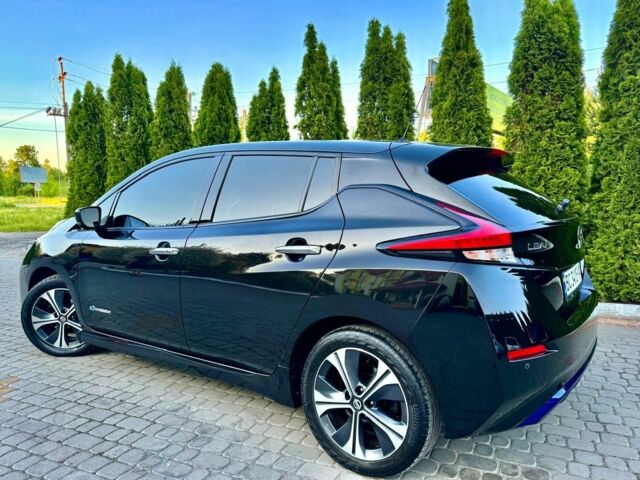 Черный Ниссан Лиф, объемом двигателя 0 л и пробегом 133 тыс. км за 11300 $, фото 1 на Automoto.ua