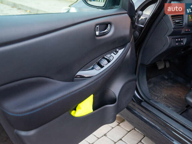 Черный Ниссан Лиф, объемом двигателя 0 л и пробегом 133 тыс. км за 11900 $, фото 34 на Automoto.ua