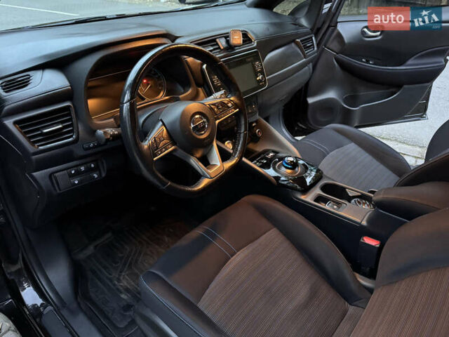 Черный Ниссан Лиф, объемом двигателя 0 л и пробегом 127 тыс. км за 12499 $, фото 20 на Automoto.ua