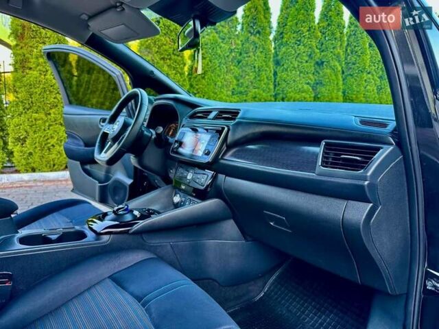 Черный Ниссан Лиф, объемом двигателя 0 л и пробегом 133 тыс. км за 11300 $, фото 19 на Automoto.ua