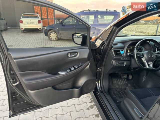 Чорний Ніссан Ліф, об'ємом двигуна 0 л та пробігом 90 тис. км за 11950 $, фото 11 на Automoto.ua