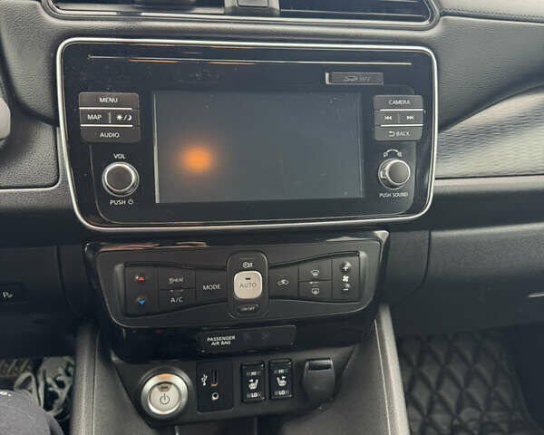 Черный Ниссан Лиф, объемом двигателя 0 л и пробегом 154 тыс. км за 10700 $, фото 19 на Automoto.ua