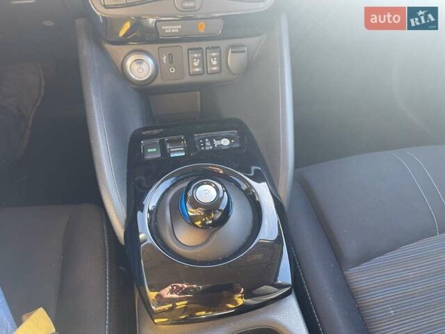 Черный Ниссан Лиф, объемом двигателя 0 л и пробегом 114 тыс. км за 12800 $, фото 17 на Automoto.ua