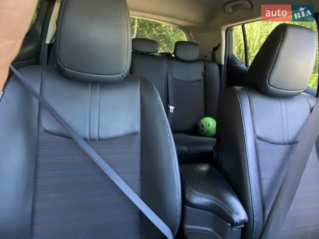 Чорний Ніссан Ліф, об'ємом двигуна 0 л та пробігом 908 тис. км за 11500 $, фото 2 на Automoto.ua