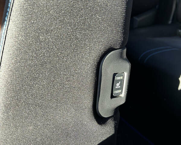 Черный Ниссан Лиф, объемом двигателя 0 л и пробегом 123 тыс. км за 12100 $, фото 19 на Automoto.ua