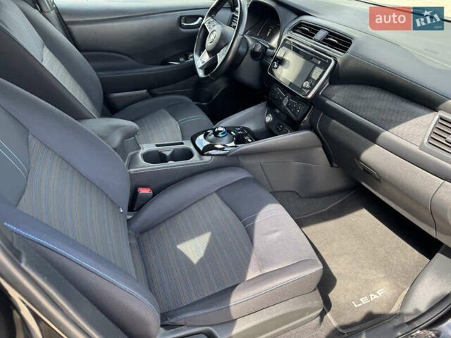 Чорний Ніссан Ліф, об'ємом двигуна 0 л та пробігом 95 тис. км за 13500 $, фото 9 на Automoto.ua