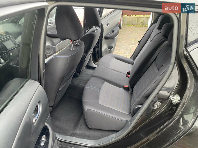 Черный Ниссан Лиф, объемом двигателя 0 л и пробегом 145 тыс. км за 12100 $, фото 11 на Automoto.ua