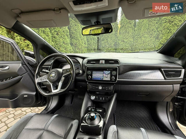 Черный Ниссан Лиф, объемом двигателя 0 л и пробегом 145 тыс. км за 11999 $, фото 50 на Automoto.ua