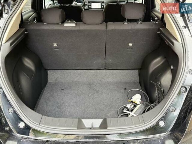 Чорний Ніссан Ліф, об'ємом двигуна 0 л та пробігом 47 тис. км за 12600 $, фото 13 на Automoto.ua