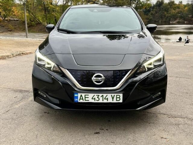 Черный Ниссан Лиф, объемом двигателя 0 л и пробегом 57 тыс. км за 14500 $, фото 3 на Automoto.ua