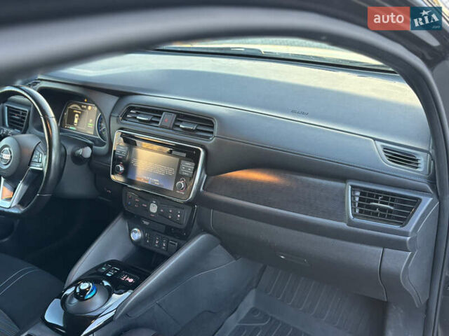 Черный Ниссан Лиф, объемом двигателя 0 л и пробегом 119 тыс. км за 11700 $, фото 47 на Automoto.ua