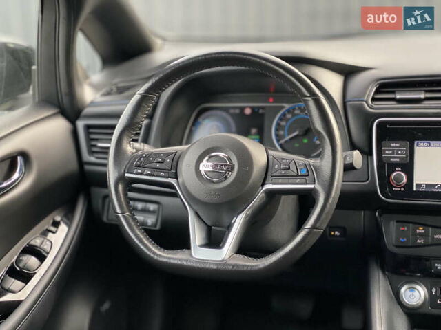 Черный Ниссан Лиф, объемом двигателя 0 л и пробегом 133 тыс. км за 12500 $, фото 36 на Automoto.ua