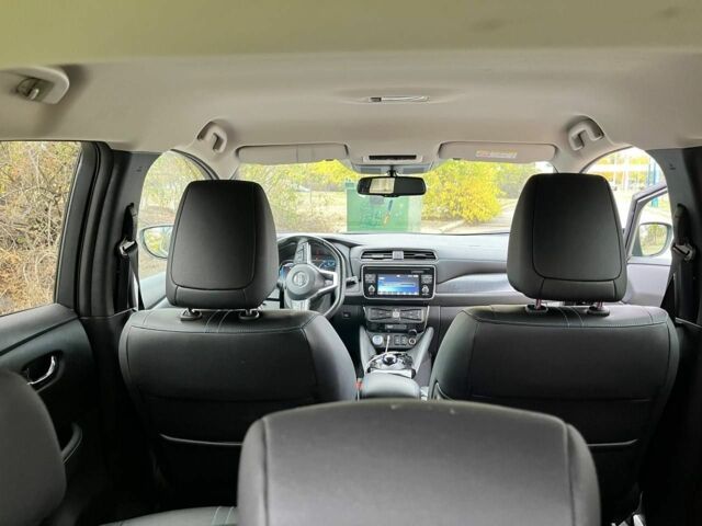 Черный Ниссан Лиф, объемом двигателя 0 л и пробегом 57 тыс. км за 14500 $, фото 15 на Automoto.ua