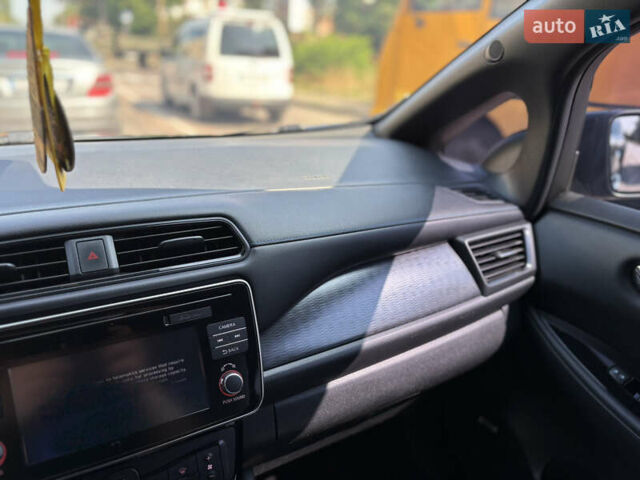 Черный Ниссан Лиф, объемом двигателя 0 л и пробегом 103 тыс. км за 13300 $, фото 22 на Automoto.ua