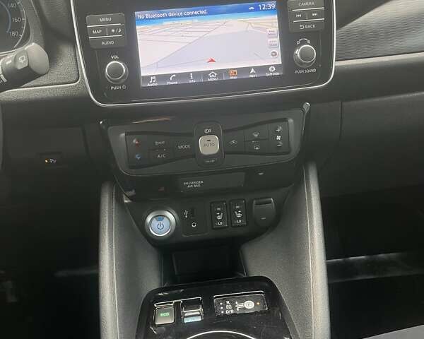 Черный Ниссан Лиф, объемом двигателя 0 л и пробегом 120 тыс. км за 11900 $, фото 23 на Automoto.ua