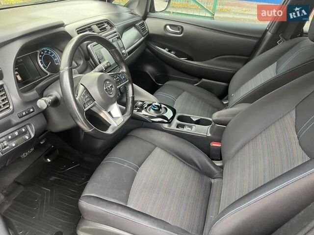 Черный Ниссан Лиф, объемом двигателя 0 л и пробегом 120 тыс. км за 11900 $, фото 20 на Automoto.ua