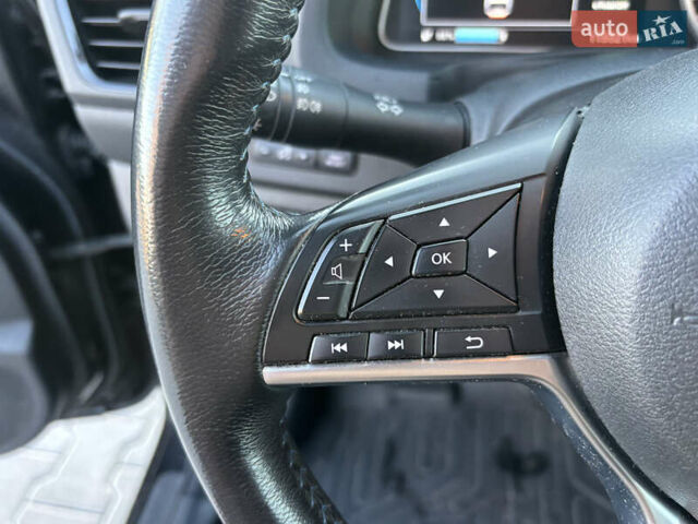 Черный Ниссан Лиф, объемом двигателя 0 л и пробегом 119 тыс. км за 11700 $, фото 32 на Automoto.ua