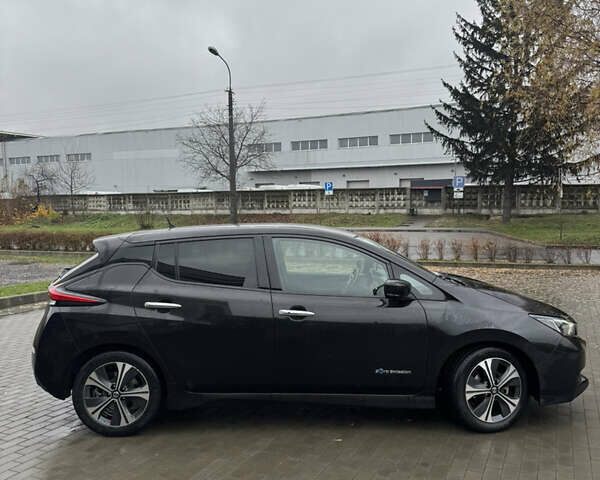 Черный Ниссан Лиф, объемом двигателя 0 л и пробегом 154 тыс. км за 10700 $, фото 4 на Automoto.ua