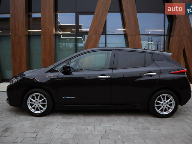 Черный Ниссан Лиф, объемом двигателя 0 л и пробегом 137 тыс. км за 12500 $, фото 5 на Automoto.ua