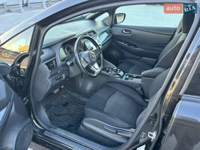 Черный Ниссан Лиф, объемом двигателя 0 л и пробегом 119 тыс. км за 11700 $, фото 27 на Automoto.ua