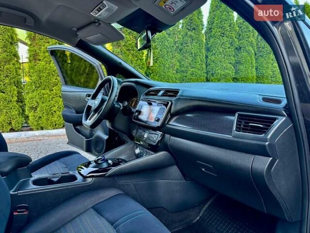 Черный Ниссан Лиф, объемом двигателя 0 л и пробегом 133 тыс. км за 11300 $, фото 18 на Automoto.ua