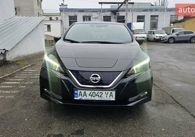 Черный Ниссан Лиф, объемом двигателя 0 л и пробегом 129 тыс. км за 11200 $, фото 1 на Automoto.ua