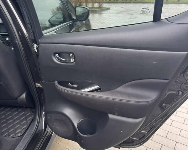 Черный Ниссан Лиф, объемом двигателя 0 л и пробегом 154 тыс. км за 10700 $, фото 9 на Automoto.ua